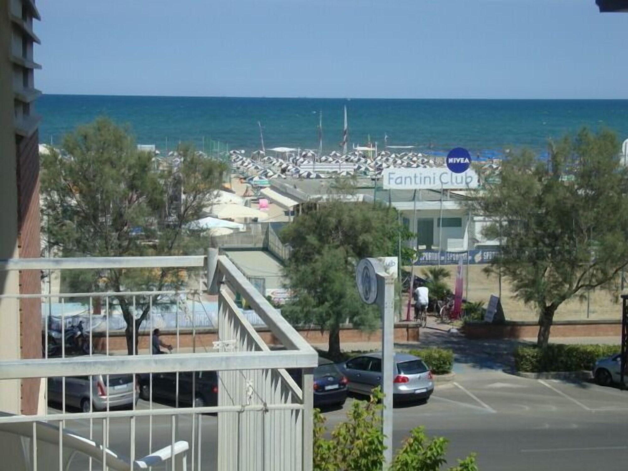 Sportur Club Hotel Cervia Bagian luar foto